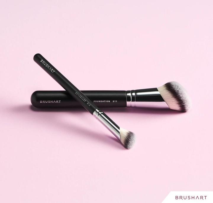 Actual product image BrushArt Angled Concealer Brush (Concealer)