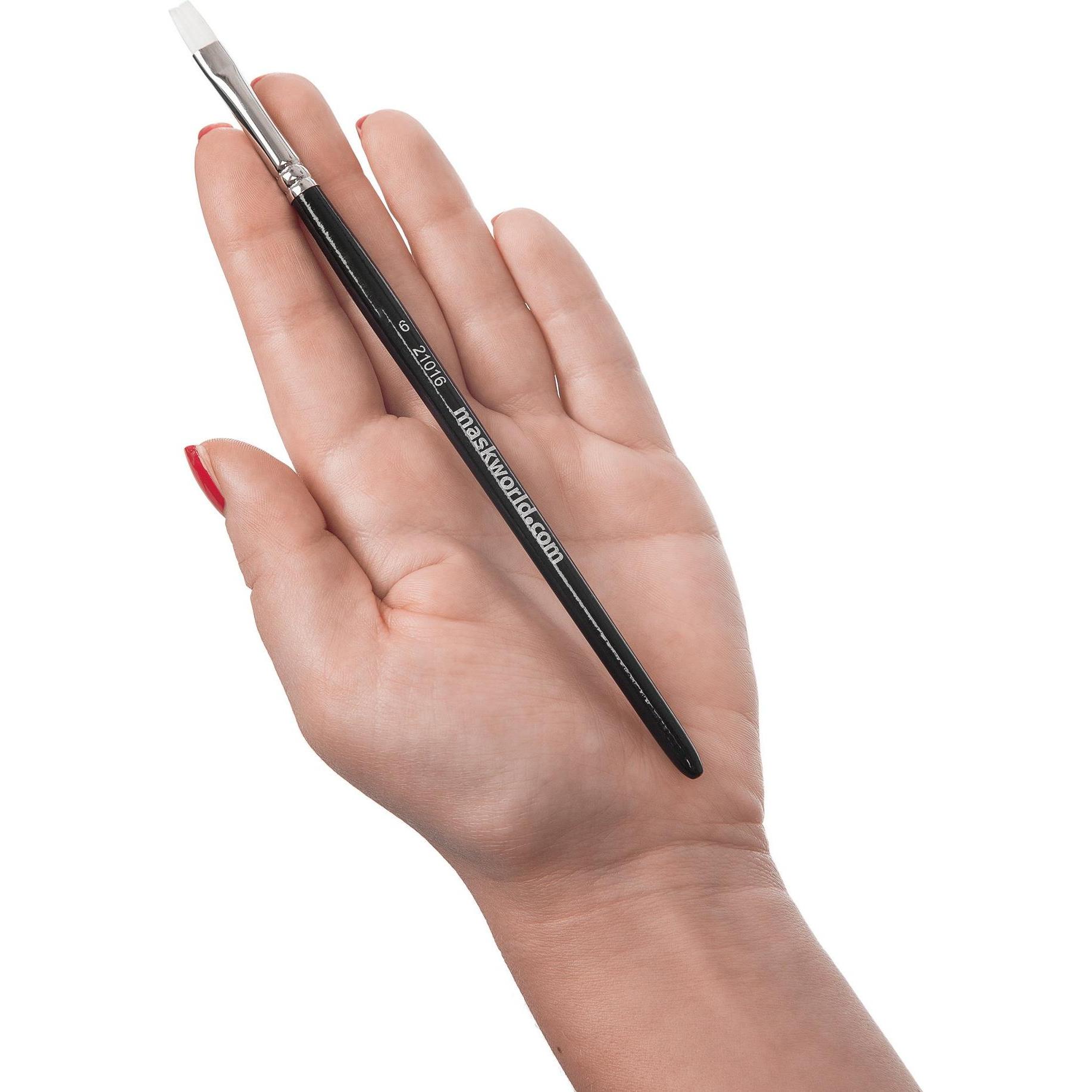 Thumbnail - Rubies Make-Up Brush Detail