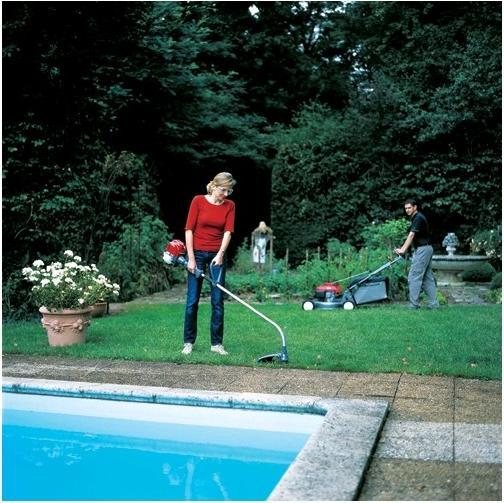 Produktbild Honda UMS 425 LNET Freischneider mit 25cm³ Hubraum und 4TaktMotor