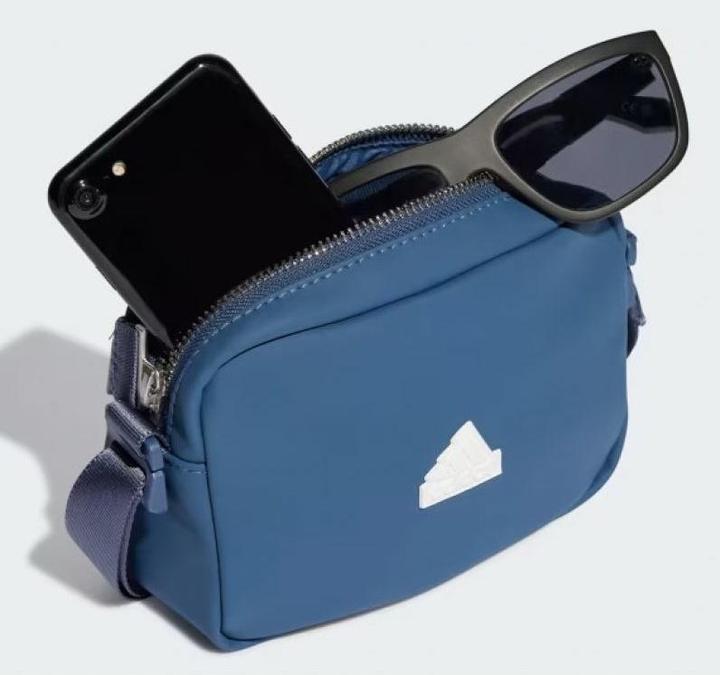 Actual product image adidas PU ESS Tasche