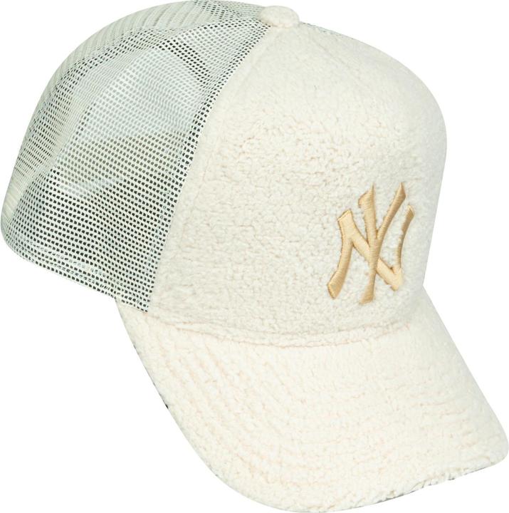 Actual product image New Era A-Frame Trucker Sherpa Cap - Borg Ny Yankees Beige
