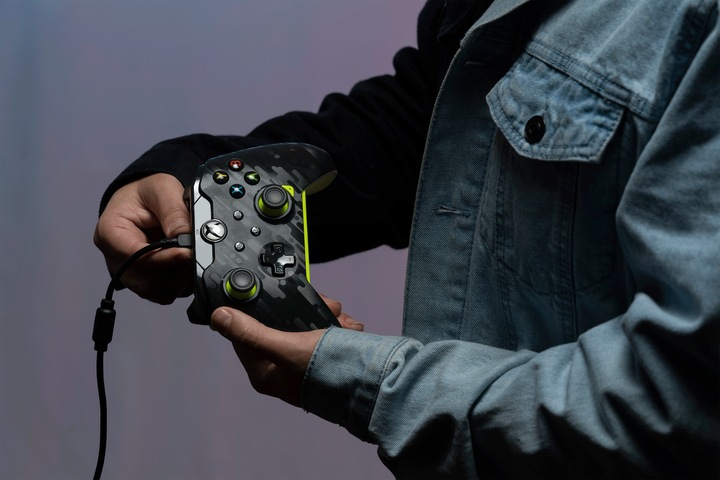 Actual product image PDP Wired Controller (PC, Xbox Series X, Xbox Series S, Xbox One S)