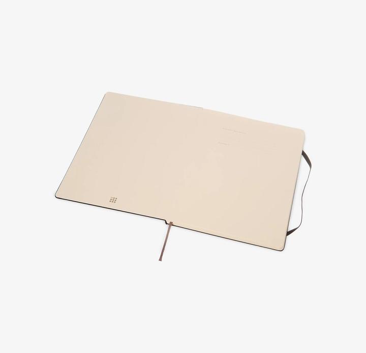 Actual product image Moleskine Classic HC XLarge (Special, Dotted, Hardcover)