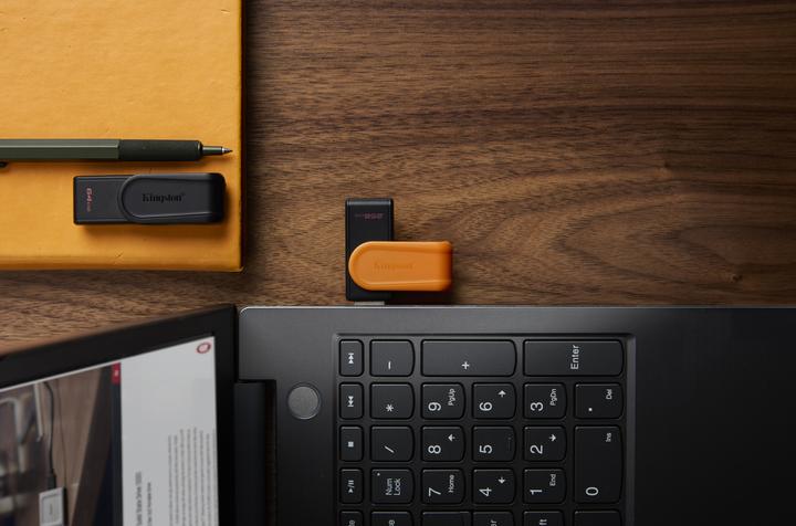 Produktbild Kingston USB-Stick 64GB DataTraveler Exodia S USB 3.2 retail (64 GB, USB-A)