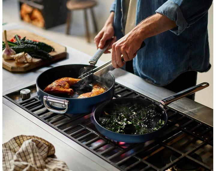 Actual product image Joseph Joseph Space frying pan folding handles set of 2 with pan guard (Frying pan, Aluminium, 28 x 11.90 cm)