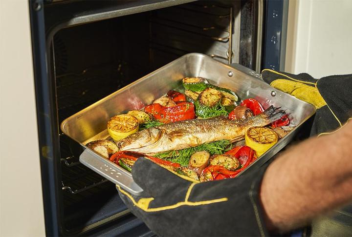 Actual product image Ooni Rosting Pan large