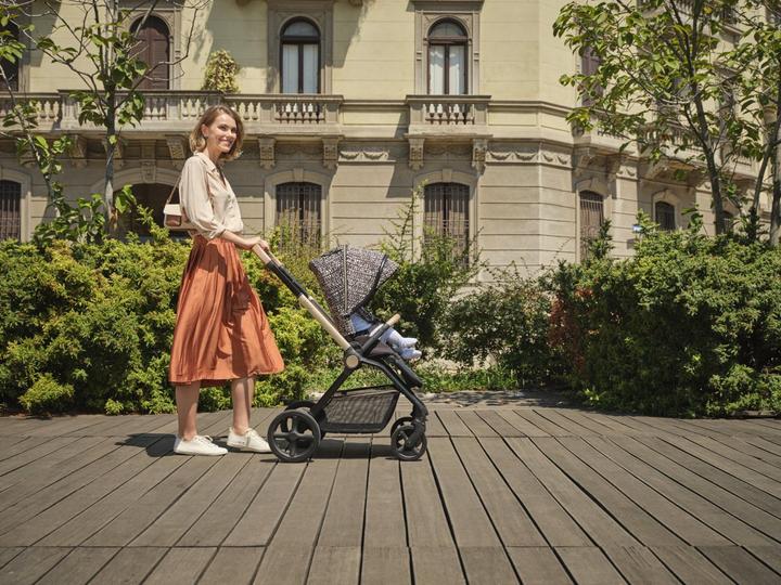 Actual product image Chicco Mysa pram (0 Months - 4 years)