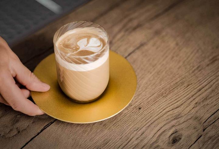 Immagine prodotto Eisch Twist Cappuccinoglas mit Untertasse (270 ml, 1 x)
