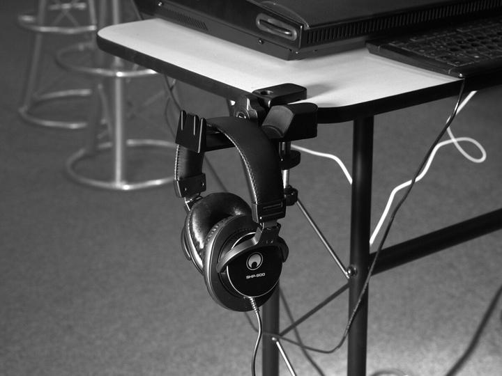 Actual product image Omnitronic Headphone holder T-2