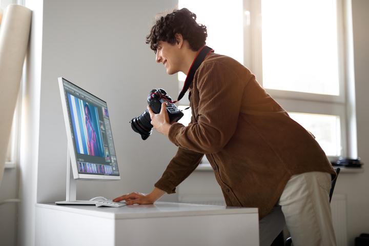 Image du produit ASUS AIO P470VAK-BPE070W AZERTY WIN11 HOME INCL KEYB/MOUSE AZERTY BE (Intel Core i7-13620H, 16 Go, 1000 Go, Intel UHD Graphics)