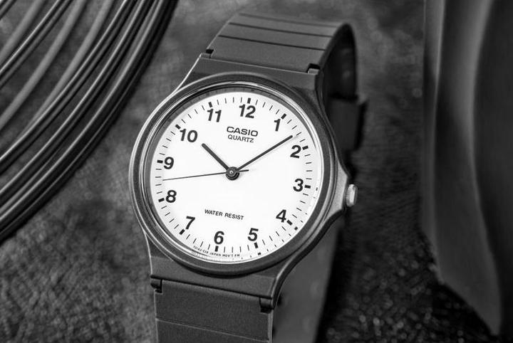 Produktbild Casio Mq-24-7bllgf (Analoguhr, 34.90 mm)