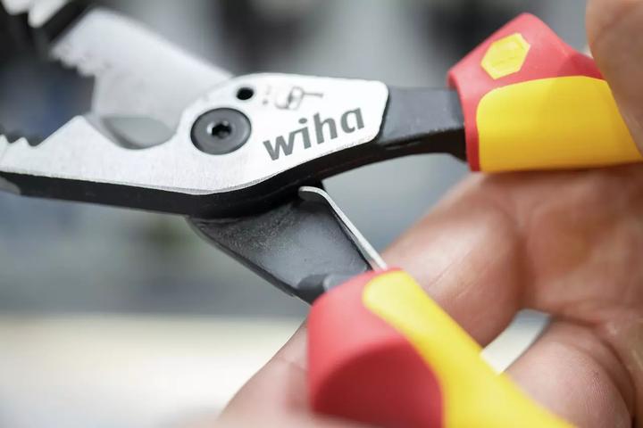 Produktbild Wiha Multifunktionszange Elektriker 8in1 (209 mm)