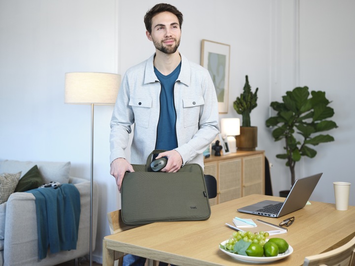 Produktbild Trust Bologna Bag And Mouse Set Green (15.98", Universal)