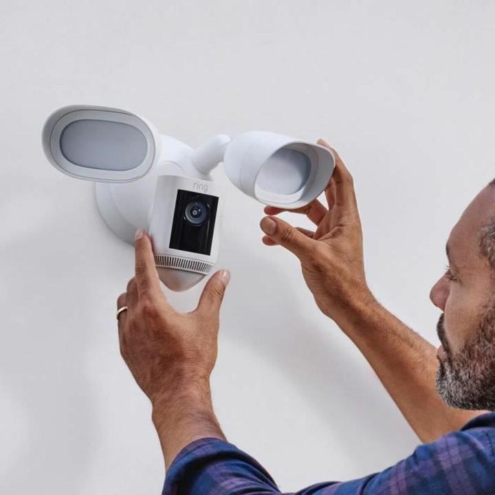 Produktbild Ring Spotlight Cam Pro (1920 x 1080 Pixels)