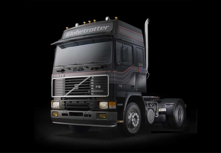 Produktbild Italeri Volvo F16 Globetrotter