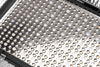 Actual product image Yongnuo Lampa LED YN300 IV - RGB, WB (3200 K - 5500 K) (Further permanent lights)