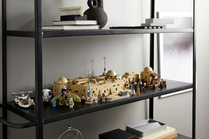 Actual product image LEGO Mos Eisley Cantina (75290, LEGO Rare Sets, LEGO Star Wars)