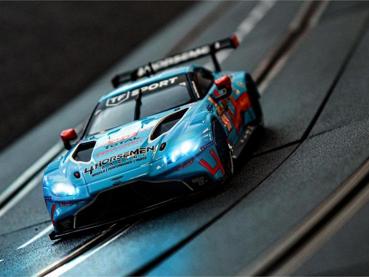 Actual product image Carrera Aston Martin