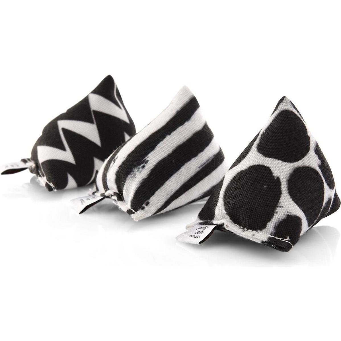 CanadianCat Baldrian-Spielzeug Mini-Pyramiden, 3er Set, Schwarz-weiss (Kauspielzeug), Katzenspielzeug