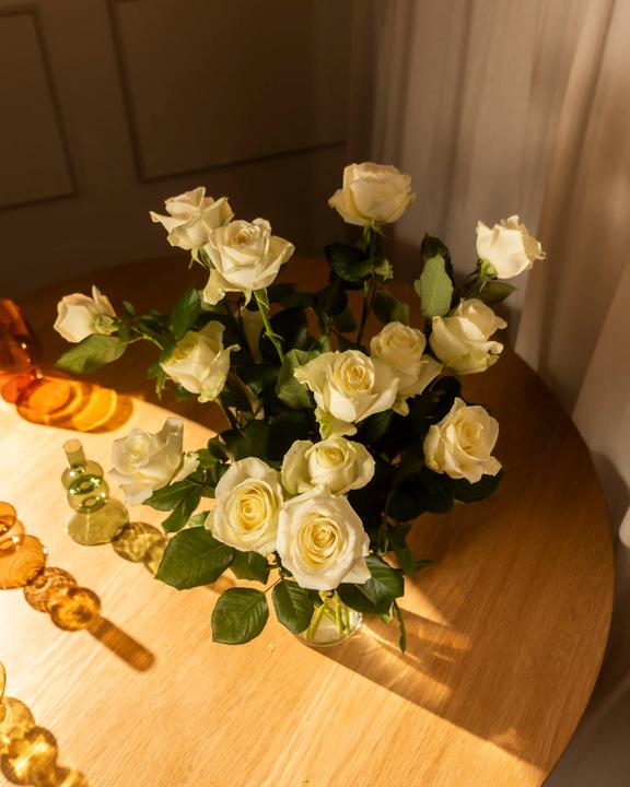 Image du produit feey Roses blanches (Fleurs coupées, 20x)