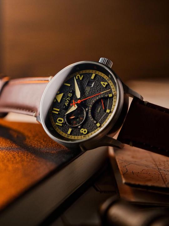 Produktbild AVI-8 AV-4101-0B Hawker Hurricane McKellar Dual Time (Fliegeruhr)