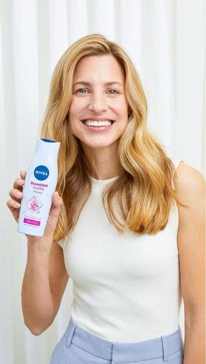Actual product image NIVEA Diamond Gloss Shampoo Fl 250 ml (250 ml, Liquid shampoo)
