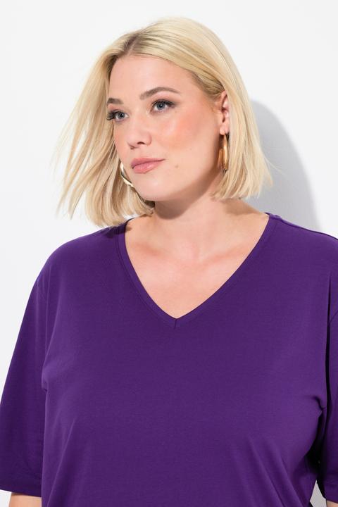 Actual product image Ulla Popken Basic V-Neck Relaxed Fit Short Sleeve Tee (48)