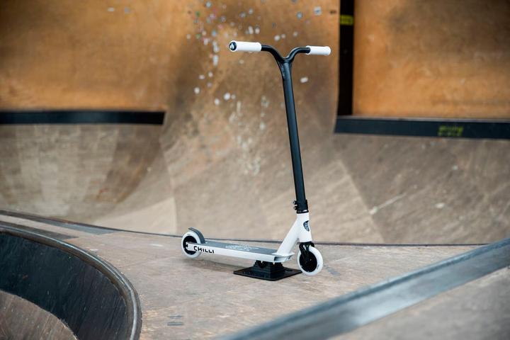 Actual product image Chilli Archie Cole