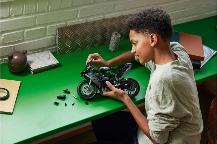Image du produit LEGO Kawasaki Ninja H2R Motorrad (42170, LEGO Technic)