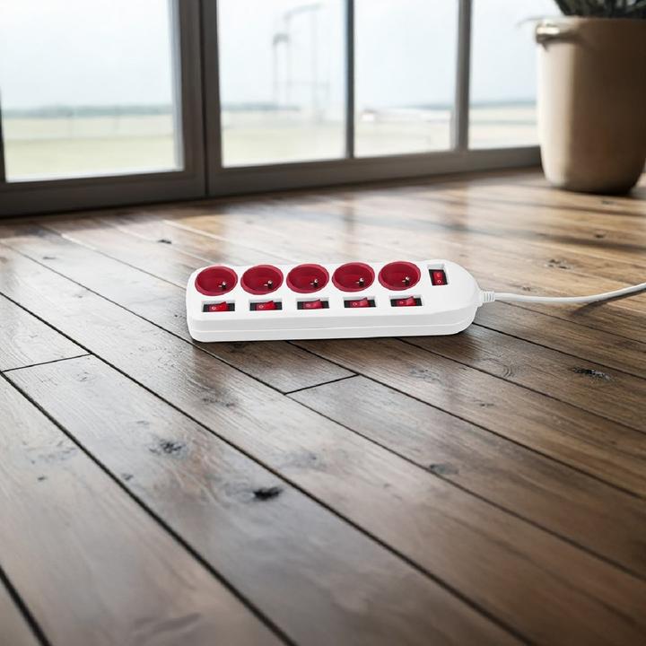 Actual product image Maclean Power strip, extension cord with 5 sockets, with switches, 250 VAC/10 A, 1.5 m, MCE204 R/ (5x, CEE 7/4, 1.50 m)