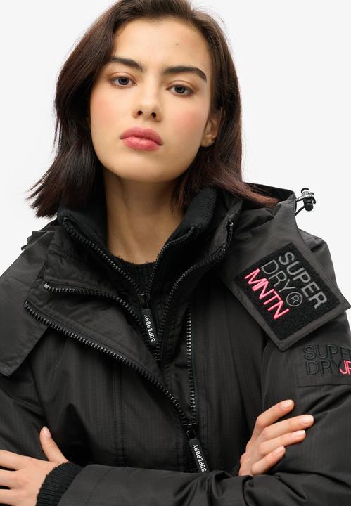 Produktbild Superdry Mountain Windjacke mit Kapuze (10XL)