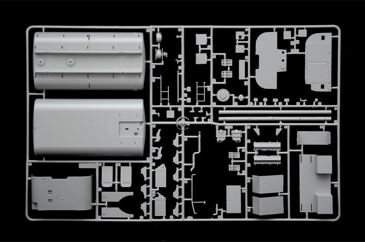 Produktbild Italeri M978 Fuel Servicing Truck
