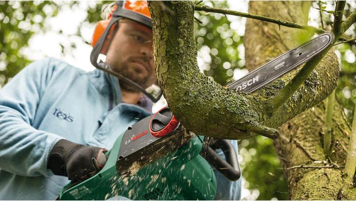 Actual product image Bosch Home & Garden Universal Chain 35 (Electric chain saw)