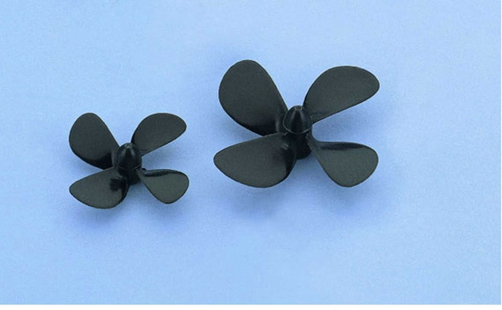Graupner 4-blade propeller right
