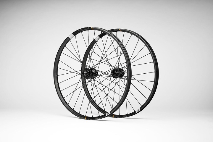 Produktbild Crankbrothers Synthesis Carbon E-BIKE BOOST Tubeless Ready Laufradsatz, 27.5+, 110x15mm/148x12mm, SR (Laufradsatz, 27.5")