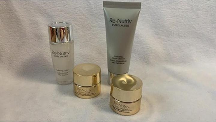 Actual product image Estée Lauder Estee Lauder Re-Nutriv Luxury Gift Set with Gold Bag New (Facial care set)