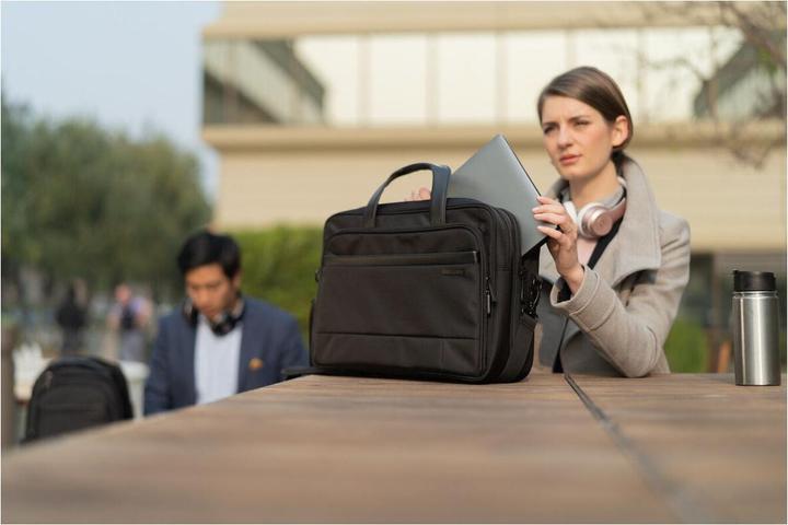 Produktbild Kensington Contour 2.0 (15.60", Universal)