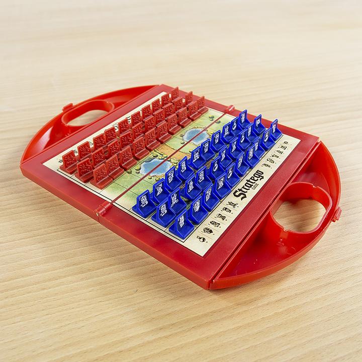 Actual product image Jumbo Stratego Travel (German, French, Italian)