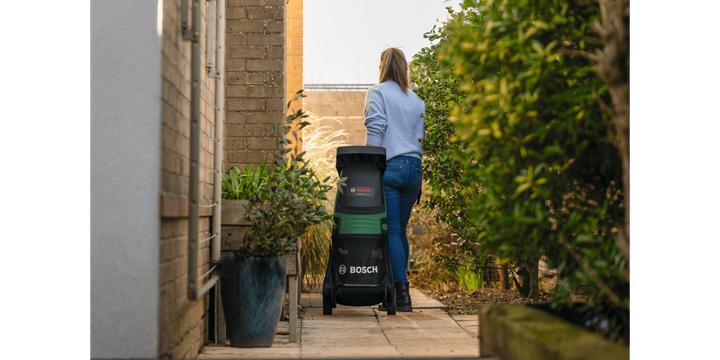 Produktbild Bosch Home & Garden UniversalShredder 18V-25