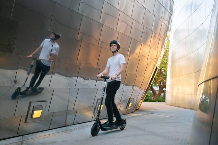 Actual product image Okai ES20 NEON (20 km/h, 40 km, 300 W)