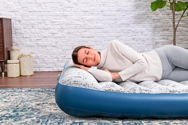 Actual product image Bestway Fashion Flock Air Madras med indbygget AC Pump 203 x 152 x 30cm (152 x 203 cm)