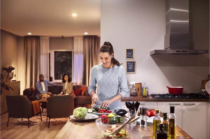 Immagine prodotto Philips Hue White & Color Ambiance BT (E27, 6.50 W, 806 lm, 4 x, F)