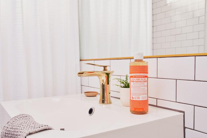 Produktbild Dr. Bronner's 18-IN-1 Teebaum (Flüssigseife, 475 ml)