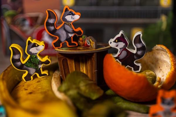 Productafbeelding Pegasus 52156G - Raccoon Robbers - Bordspel, voor 2 tot 4 spelers vanaf 8 jaar (uitgave DE/EN) (Duits)