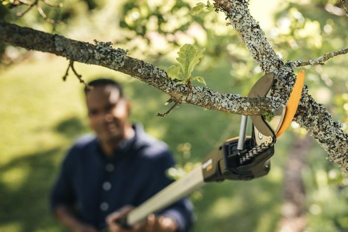 Actual product image Fiskars Cutting giraffe UPX82