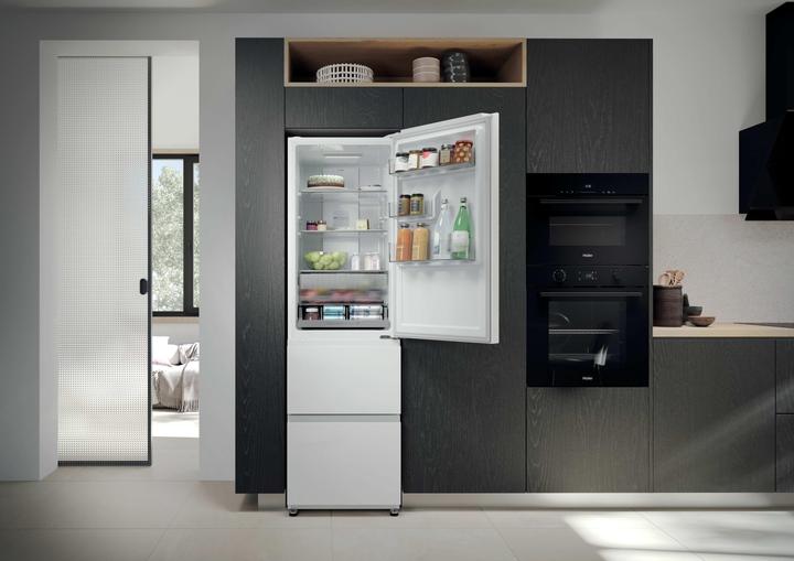 Actual product image Haier HTR3518ENMW (303 l)