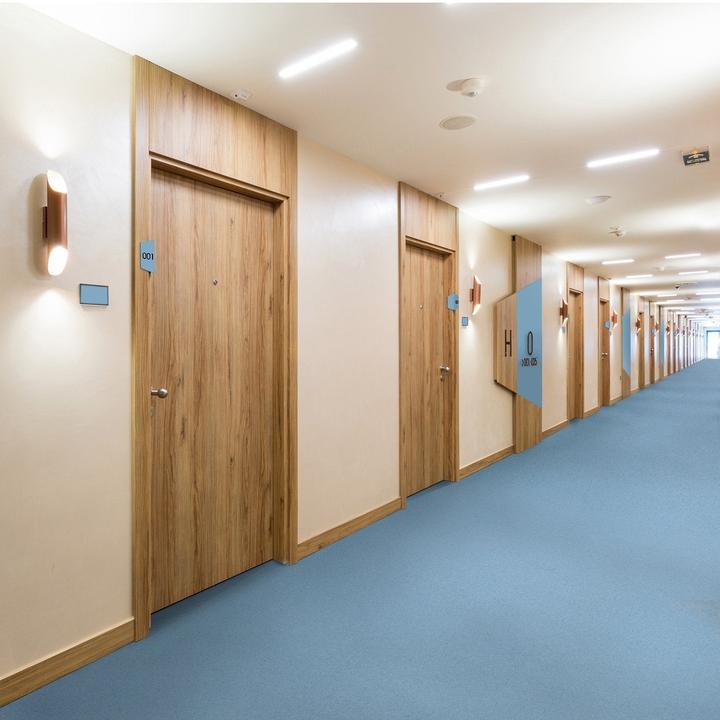 Actual product image Karat Mira 770M