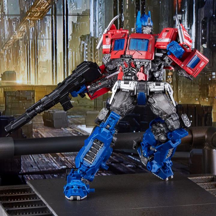 Produktbild Hasbro Transformers: Bumblebee Masterpiece Movie Series Actionfigur MPM-12 Optimus Prime 28 cm