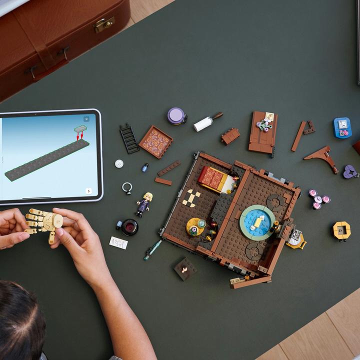 Actual product image LEGO The flat of the ice-cold hand (76785, LEGO Wednesday)