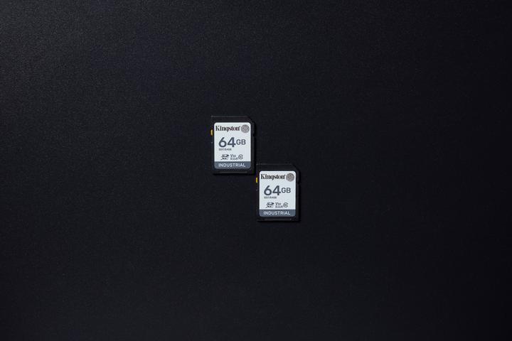 Actual product image Kingston Card Ind. SD +ADP 64GB pSLC (64 GB, SDXC, U3, UHS-I)